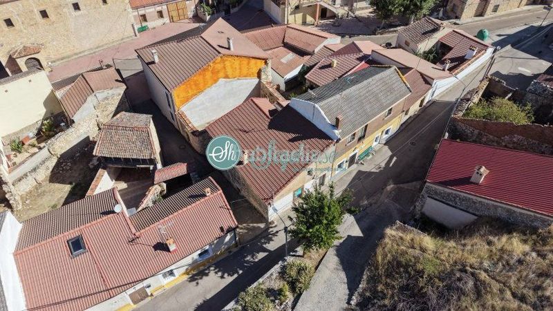 Foto c10208fc-d10f-4215-817a-378ed04cc315. Casa amb calefacció a Fuentesoto