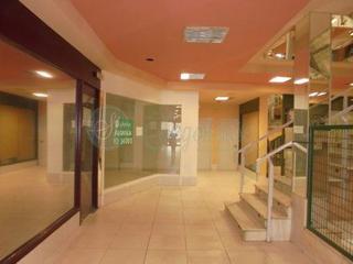 Lloguer Local Comercial  N/a. Local en alquiler en calle real.