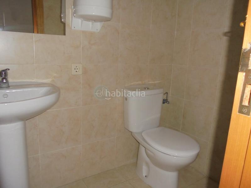 Foto 4e7ae975-b73a-4224-a856-a62b8b2d45be. Alquiler local comercial local en alquiler en el sotillo. en Lastrilla (La)