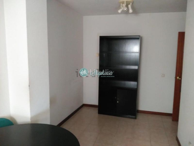 Foto 5c7c669a-53ce-4ad3-9d0e-5ca0e9557f0b. Flat with heating parking in San Lorenzo - San Marcos Segovia