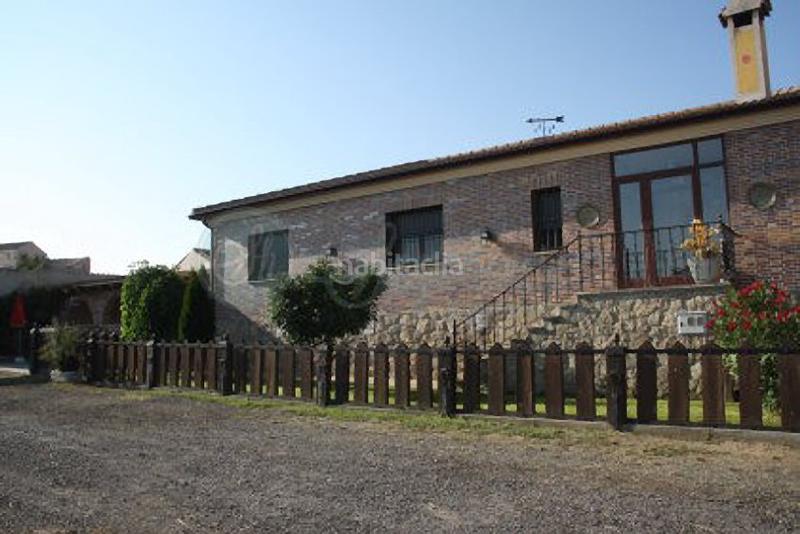 Foto 61891e7d-402e-4c1e-a655-49f0563f360e. Chalet avec chauffage parking dans Área Rural Segovia