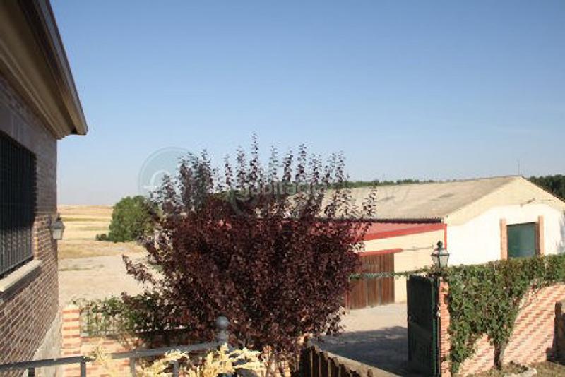 Foto 90aa4cdc-21dc-4cb7-9921-d51590b3b94f. Chalet avec chauffage parking dans Área Rural Segovia