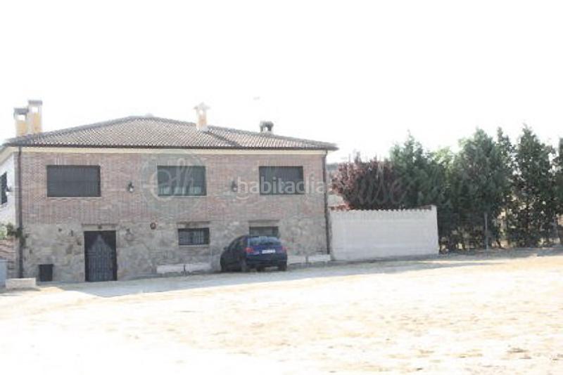 Foto d82b264d-6f27-475d-98fb-179f5b7830e8. Chalet avec chauffage parking dans Área Rural Segovia