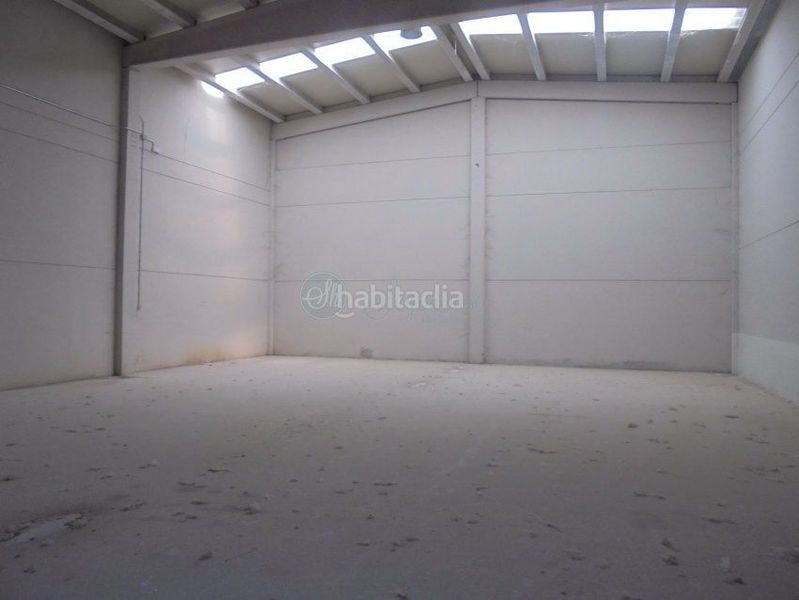 Foto f0e89a03-f457-4a76-9e8d-8411b24f8ecc. Nau industrial a El Cerro - Ctra. De San Rafael Segovia