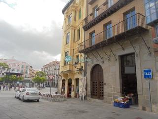 Location Local commercial  N/a. Local en alquiler en calle real.