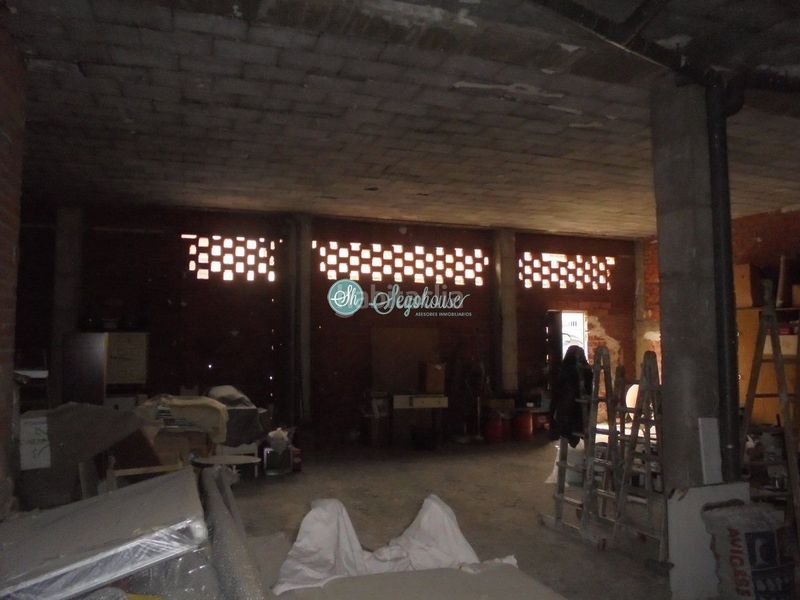 Foto da03e6a4-0d9a-46b2-bd35-17675d301bf6. Local comercial a El Carmen Segovia
