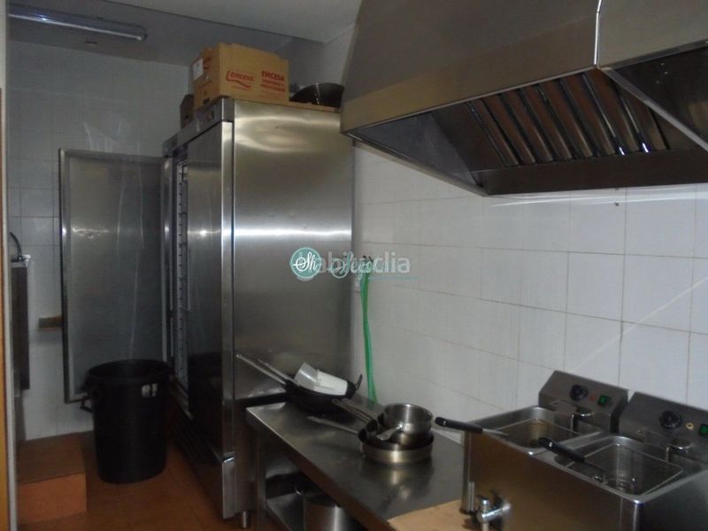Foto 1adca946-0bbd-4b8d-bbe5-44b8fa54cdd0. Local comercial a Centro Segovia