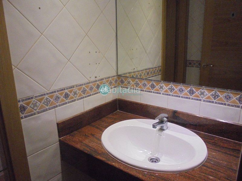 Foto 3e8f3081-1844-447e-80e3-036070cdb9d5. Local comercial a Centro Segovia