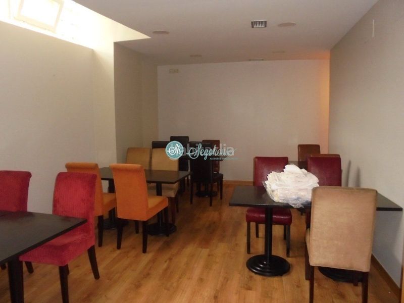 Foto 45b08715-7eb5-4ce6-a3d9-49a7f06365e7. Local comercial a Centro Segovia