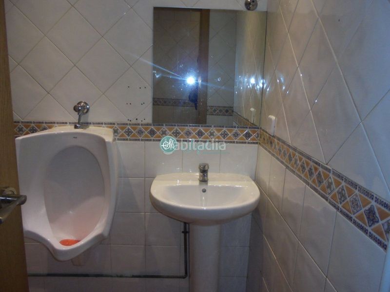 Foto 4c5273f8-5e89-402d-bf6a-87ca14d97f70. Local comercial a Centro Segovia
