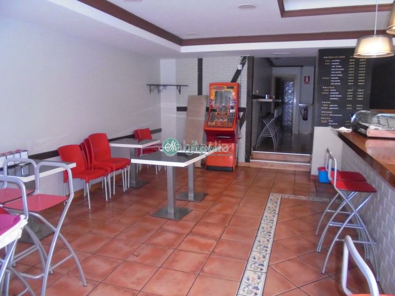 Foto d865f49a-f404-4d34-88c4-054feda2def2. Local comercial a Centro Segovia