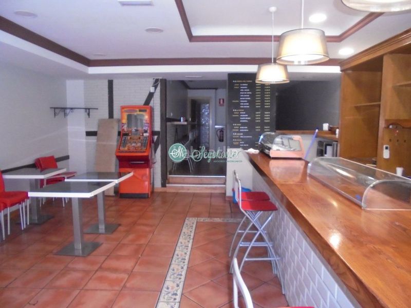 Foto ea8c940e-d3d0-42d0-ad4b-5e54c739b916. Local comercial a Centro Segovia