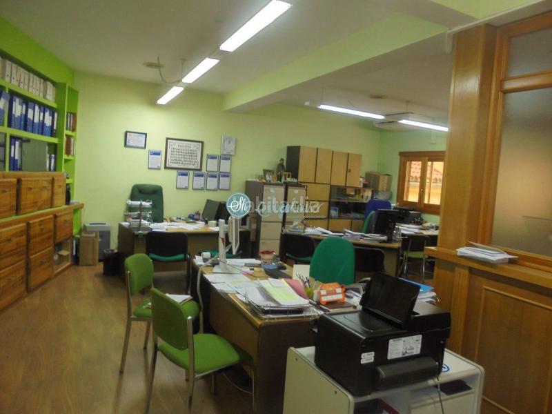 Foto d4f596ba-7f05-483f-96bf-8bb27f5e06f4. Büro mit heizung in Centro Segovia