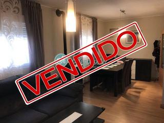 Appartement  N/a. Piso en venta en crt. de villacastín, 2 dormitorios.