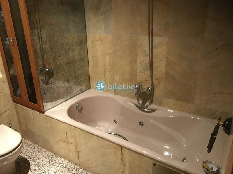 Foto 17c6c1b9-6d7c-40ac-839e-fbb463815293. Appartamento con riscaldamento parcheggio in Centro Segovia