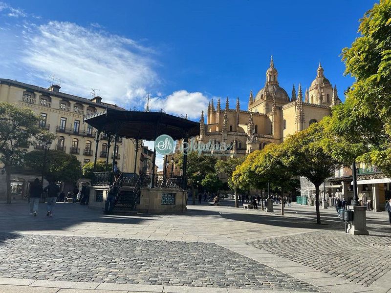 Foto 5501b495-2aae-4352-a82d-dd8355264052. Pis amb calefacció aparcament a Plaza Mayor - San Agustín Segovia