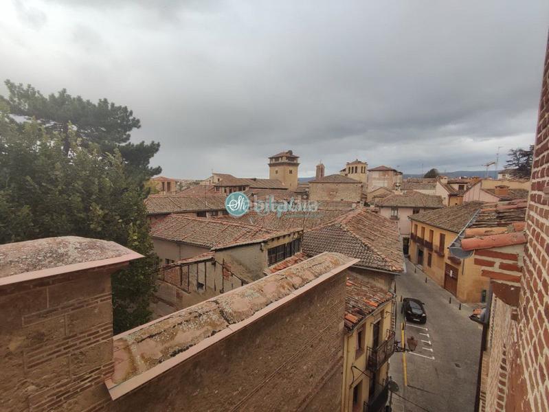 Foto bbd96f2a-fa4f-4678-ba4c-336b944800d6. Pis amb calefacció aparcament a Plaza Mayor - San Agustín Segovia