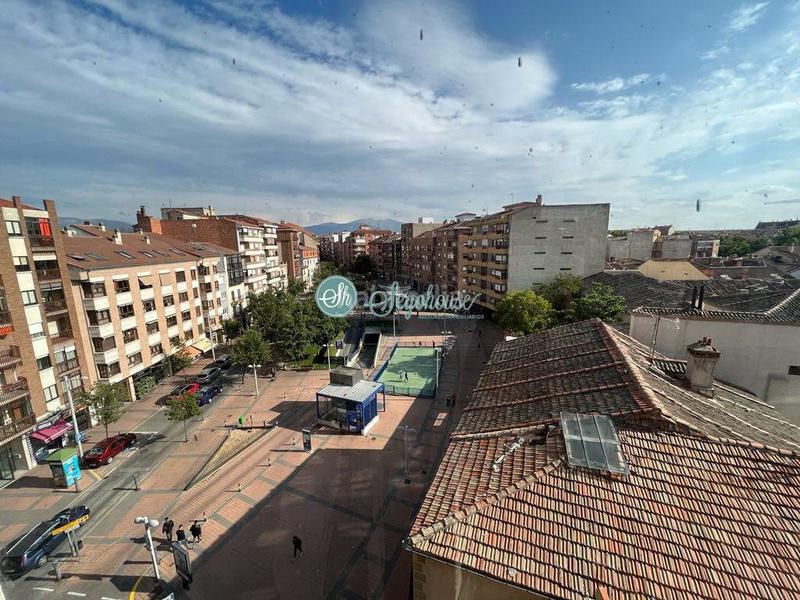 Foto 92655806-193d-4d86-9264-8a4f06145c76. Pis amb calefacció a Centro Segovia