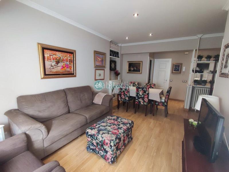 Foto a9ca3305-5ace-4d35-8cb7-5dcfbf6ac09f. Piso  en venta en Centro - ezequiel gonzález, 4 dormitorios. en Segovia