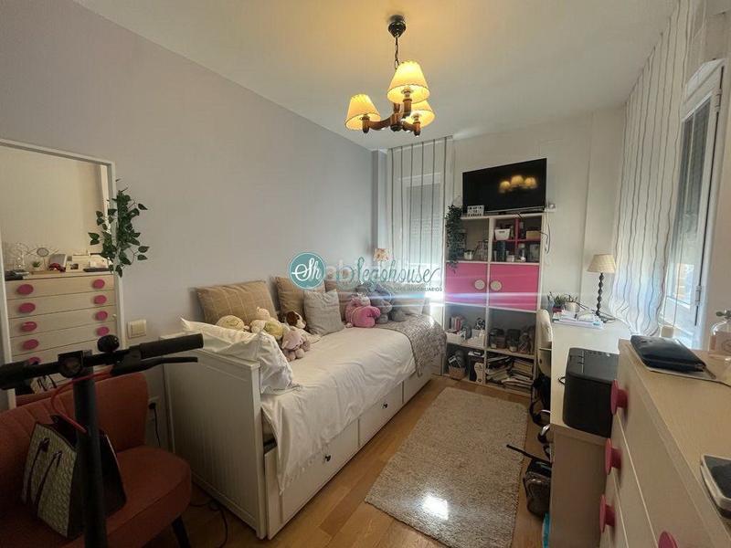 Foto bb329f0c-e929-466a-a48a-f371a4033fc2. Piso  en venta en centro claret, 3 dormitorios. en Segovia