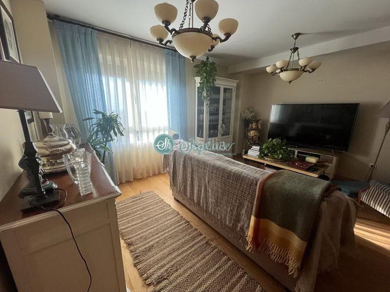 Foto f7482e5c-81bc-4fad-bd2a-bb8f984616c1. Piso  en venta en centro claret, 3 dormitorios. en Segovia