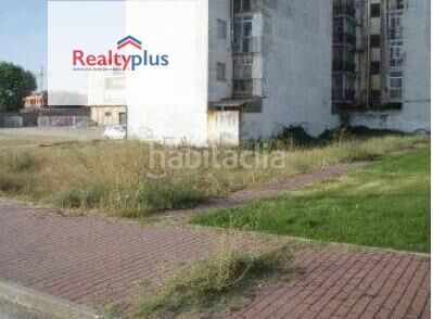 Foto c143aec3-dce8-4cc0-9aec-b2d504e95dcb. Terreno residencial se vende en arevalo zona nueva y de expansión. junto a la avenida emilio romero, a la entrada de la localidad. edificabilidad 900m en Arévalo