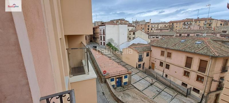 Foto c02d54c4-0f2f-4f07-b3ed-b199c7677b57. Zweistöckige wohnung in Centro Segovia