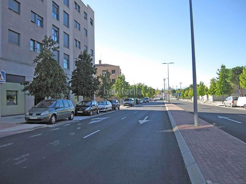 Foto abef042f-9e99-4c16-82ba-98e0251a2ff4. Autoparkplatz in Dehesa Vieja-Puente Cultural San Sebastián de los Reyes