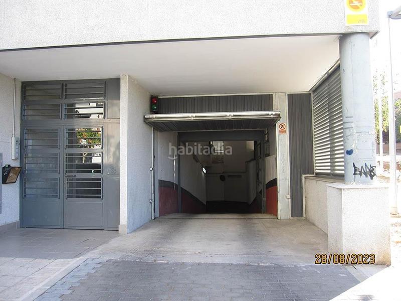 Foto f3b7951e-cc3b-4ef2-8622-82129d94f4c1. Car parking in Dehesa Vieja-Puente Cultural San Sebastián de los Reyes