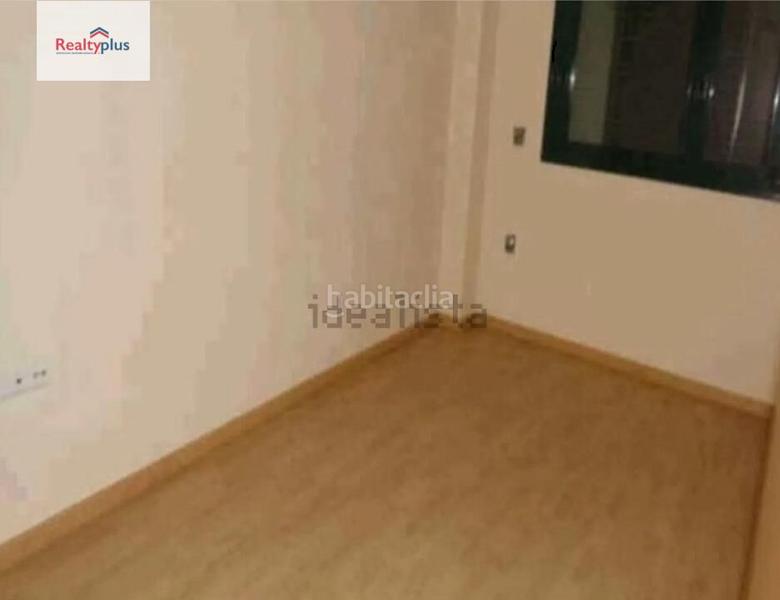 Foto c510bf66-ffef-46a5-9059-d7cb48a407bd. Edificio en calle camino molinillo 8 en Hormigos