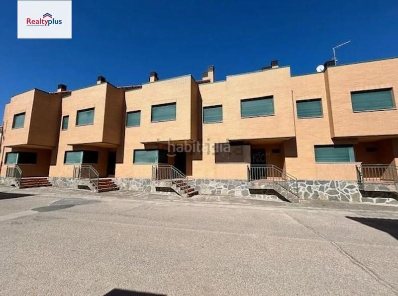 Foto fdf1019b-e90e-4925-bbd4-59161d17713a. Edificio en calle camino molinillo 8 en Hormigos