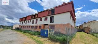 Edifici a Espirdo. 101 promoción de viviendas y garajes en construcción en la higue