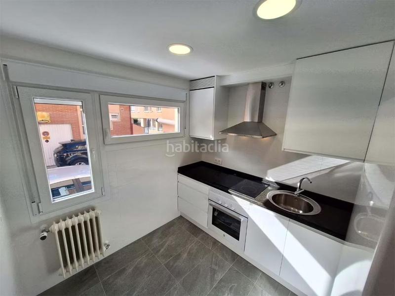 Foto f3091e48-79ca-4804-b6f4-47e3121ac597. Casa a schiera con riscaldamento parcheggio in Lastrilla (La)