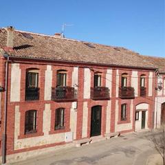 Xalet a Muñoveros. Espectacular casa rural en muñoveros con piscina