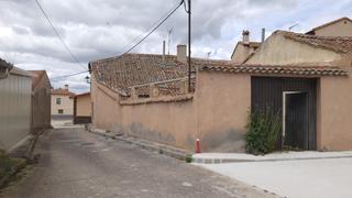 Casa a Santa María la Real de Nieva. Casa en tabladillo con encanto y patio