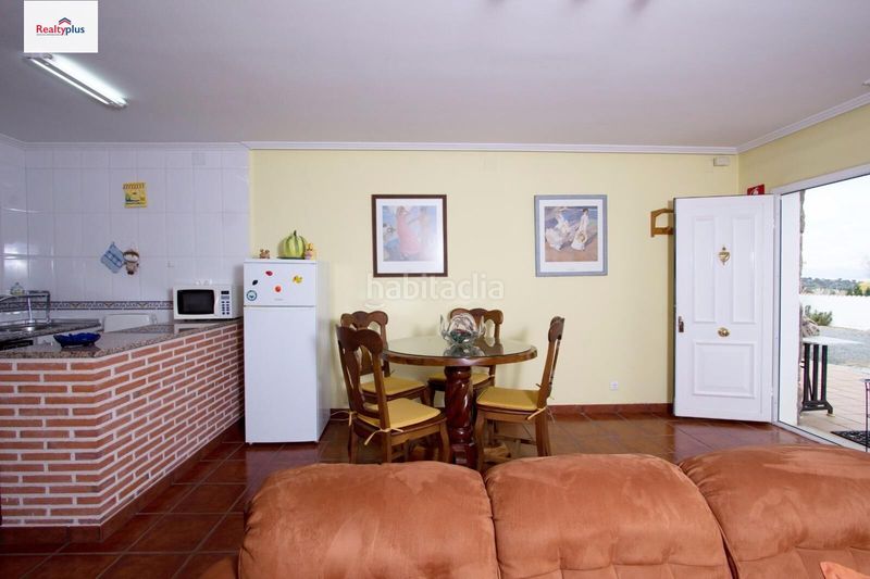 Foto 363f38c1-e11e-44f0-8baa-957609a4e891. Casa amb calefacció aparcament a Sotalbo