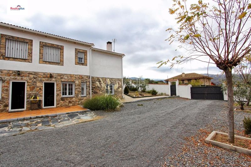 Foto fa96a92b-50bd-4c74-9e7a-d07411c6dca8. Casa amb calefacció aparcament a Sotalbo