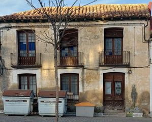 Casa  Plaza corredera-el espinar. Casa para rehabilitar en la plaza mayor de el espinar
