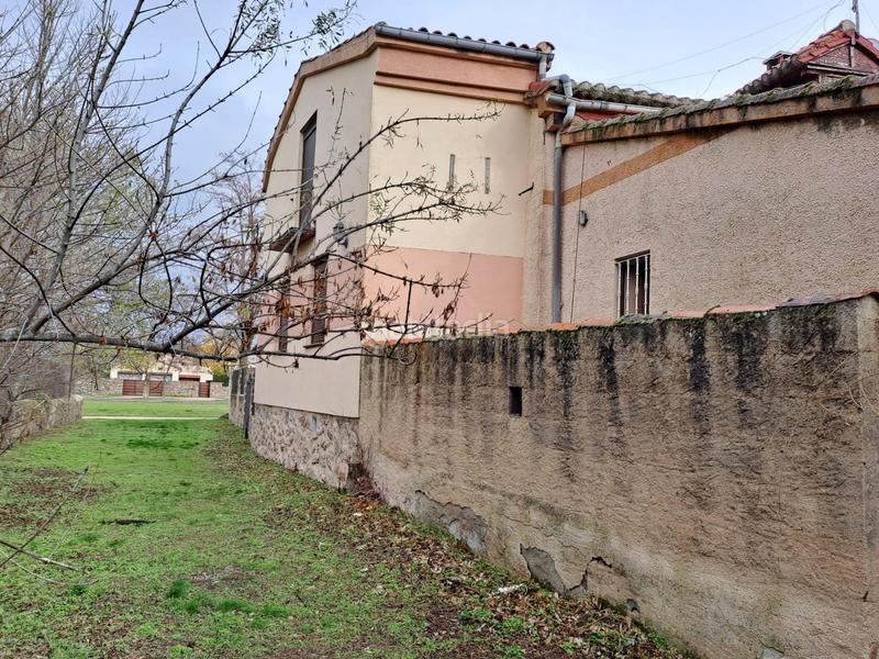 Foto b4ba80f6-a38b-48a9-9991-19a0a656b108. Xalet amb aparcament a Navas de Riofrío