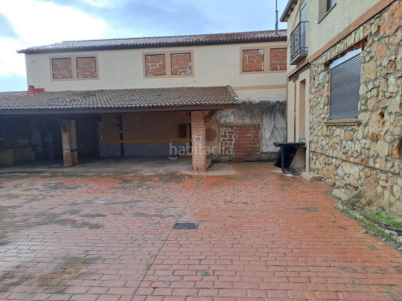 Foto f2cd58af-85b9-4042-a94d-e134bf59c525. Xalet amb aparcament a Navas de Riofrío