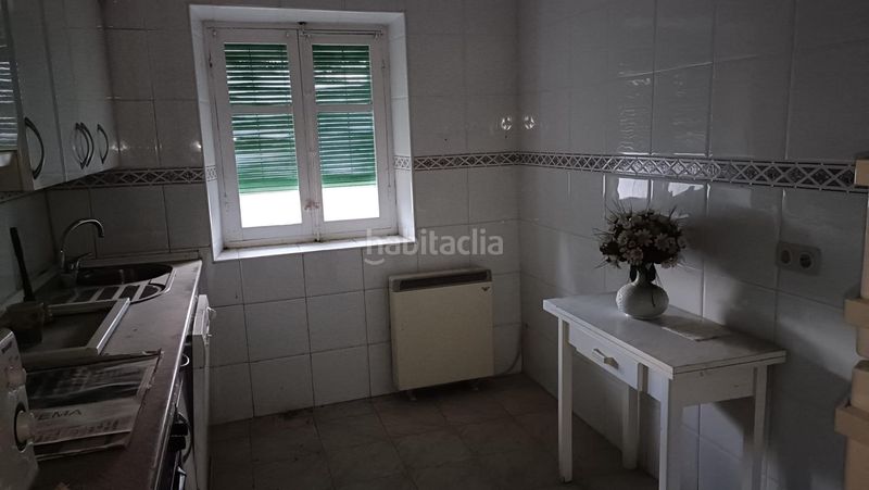 Foto cddd1a0d-23e3-451d-8362-5978f801f712. Casa amb aparcament a Via Romana Segovia
