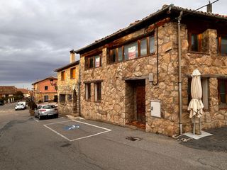 Gebäude in Navafría. Edificio turístico en en navafría, en plena sierra de guadarrama