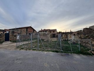 Residential Plot in Aldealengua de Pedraza. Solar para hacer una casa con patio al lado de navafría