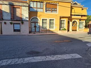 Geschäftsraum in Escalona del Prado. Se vende local en escalona del prado