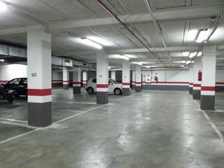 Car parking in Calle Infanta Doña Elena 2
