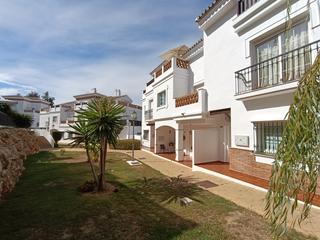 Casa adosada en Avenida general caffarena 18. Adosado 3 dormitorios garaje y trastero en campo de golf