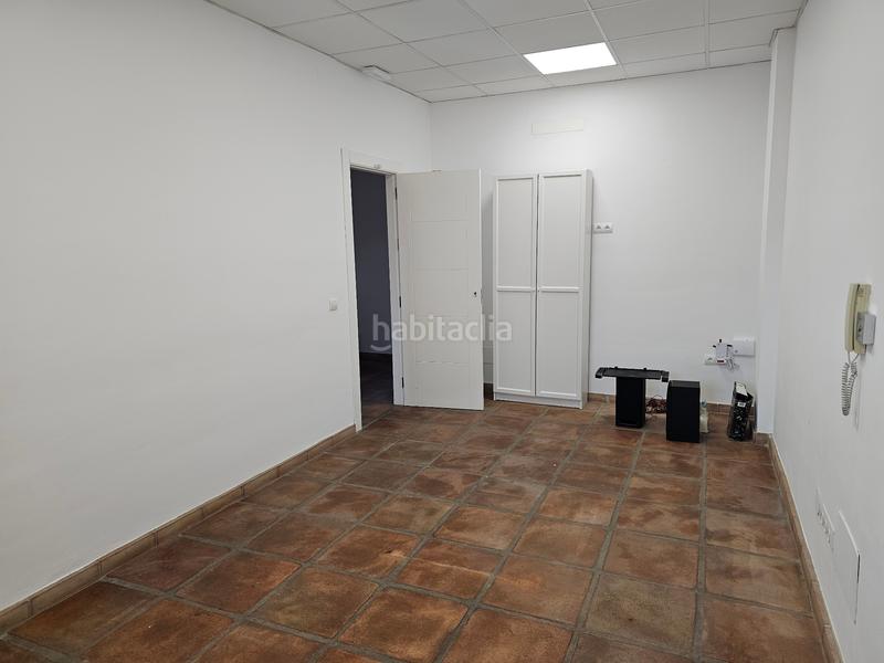 Foto 61cd8ce9-21e2-4023-a4b5-9564e8e7d488. Location local commercial dans avenida alcalde clemente díaz ruiz 6 dans Fuengirola