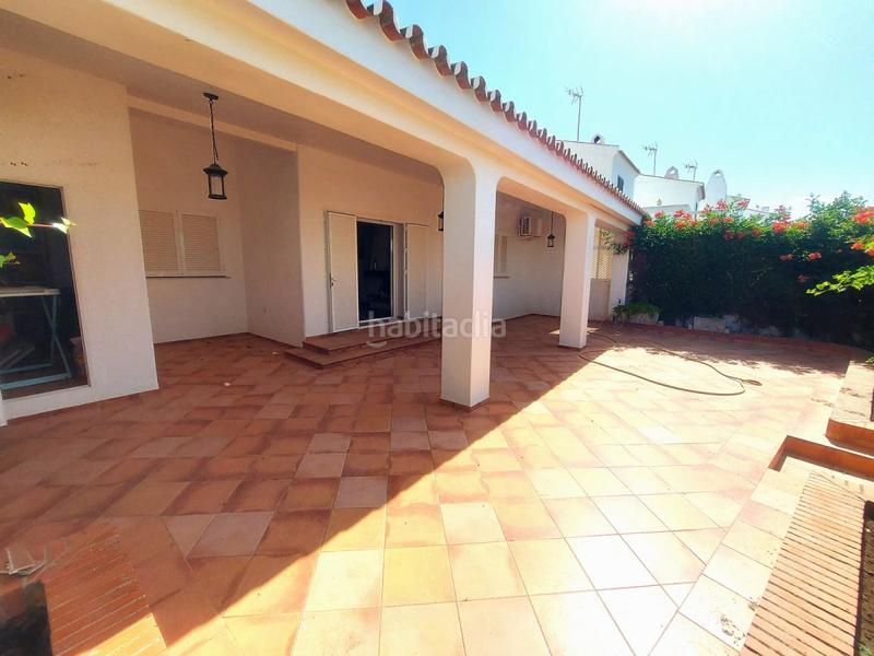 Foto b8eac786-58fd-48ac-8bbd-c13b3b2c0eb6. Semi detached house with parking in Caño Guerrero Almonte