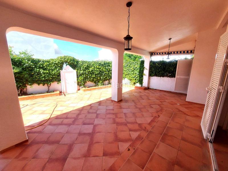 Foto cd039fa4-588d-4bfb-bf1d-03fd282c09b8. Semi detached house with parking in Caño Guerrero Almonte