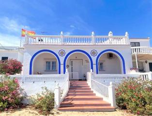 Chalet à La Antilla. Chalet en venta en la antilla - playa, 4 dormitorios.